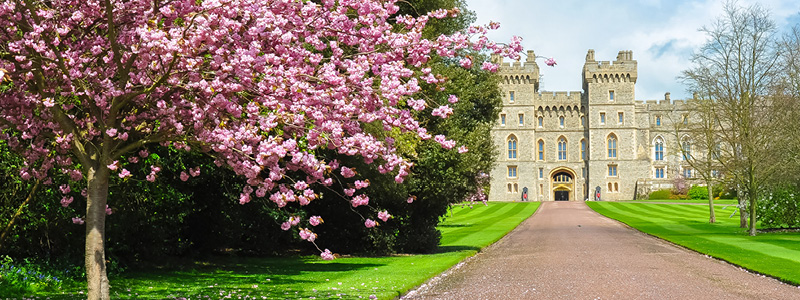 Windsor Castle. Statue af Dronning Victoria